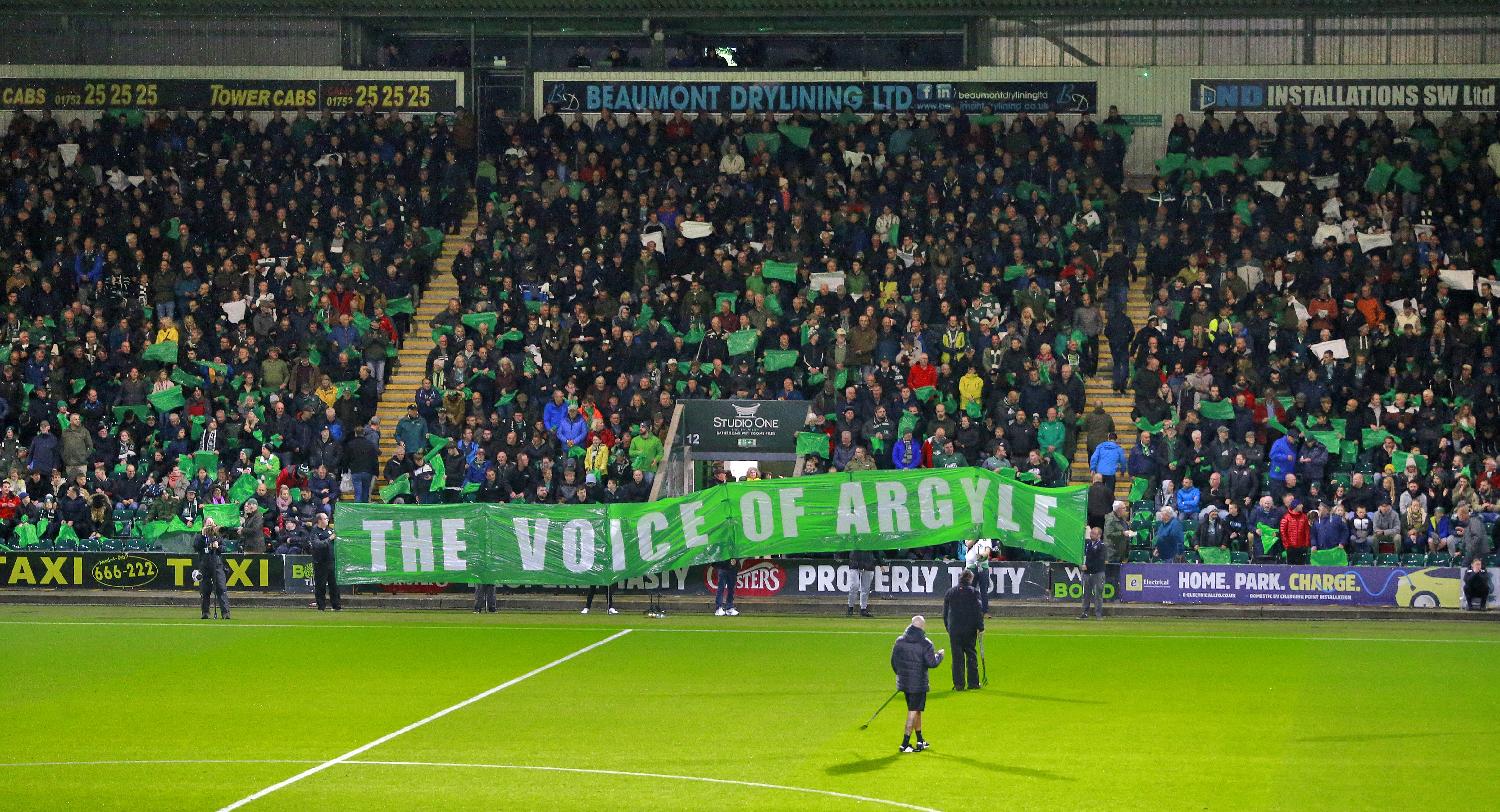 Green Army pay tribute to Sparksy