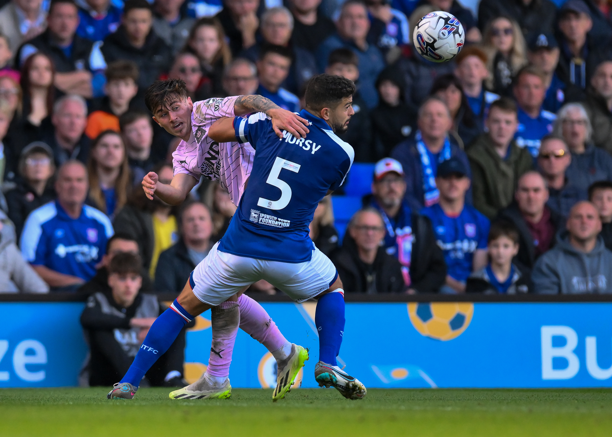 Luke Cundle battles for the ball