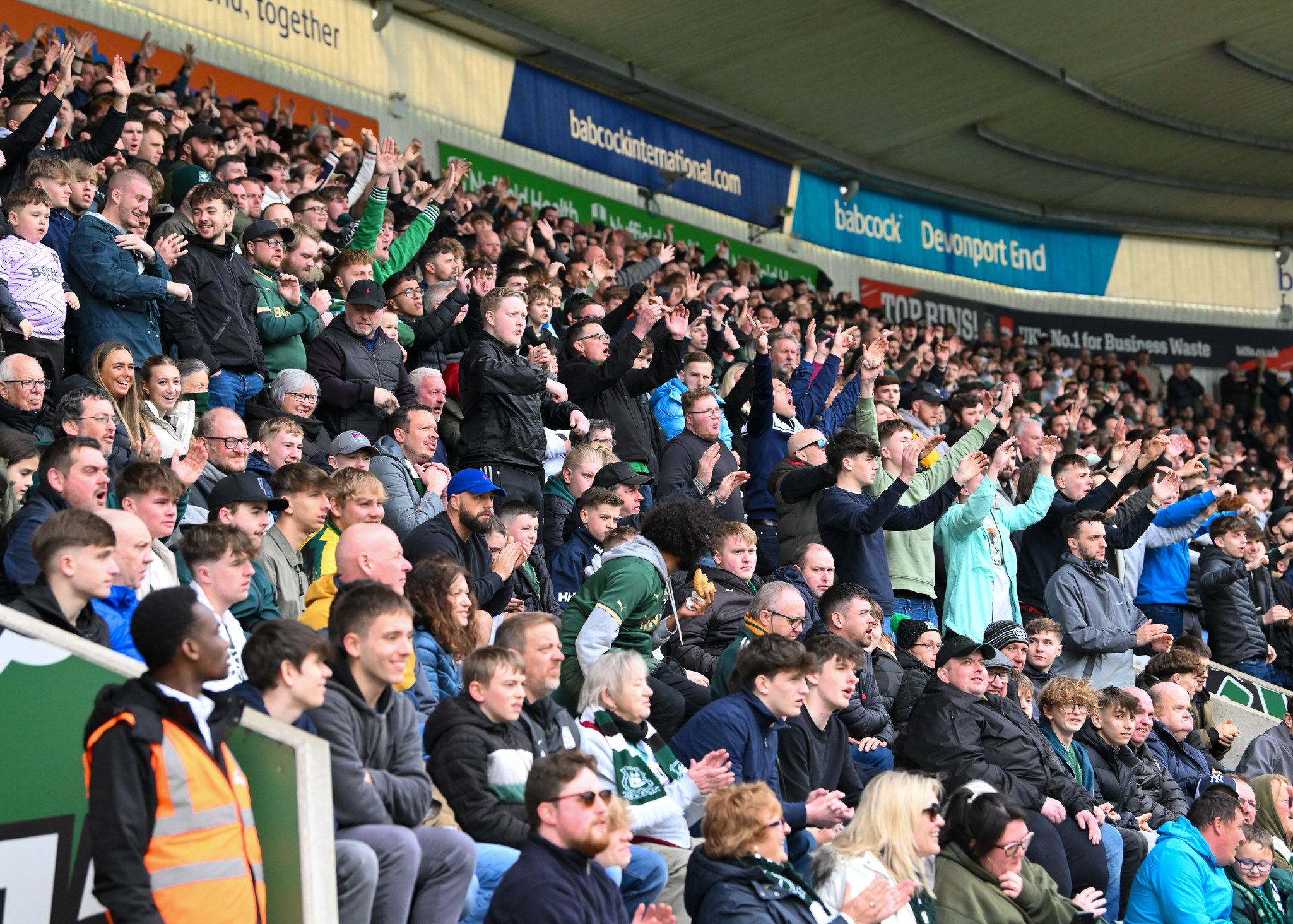 the green army cheering