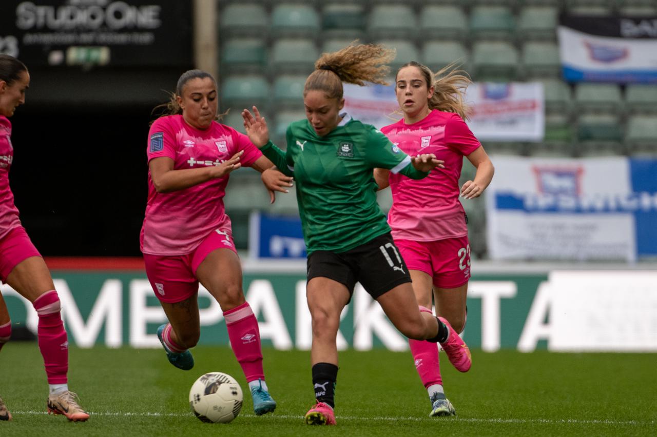 Lulu Jarvis in action v Ipswich