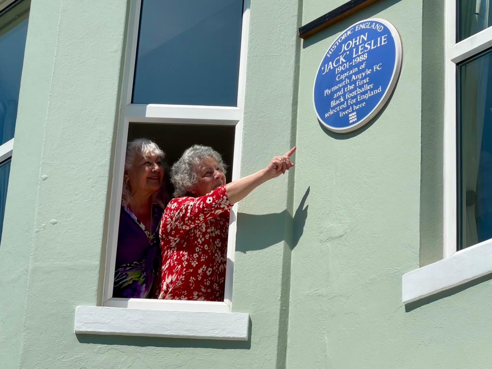 Blue Plaque for Jack Leslie