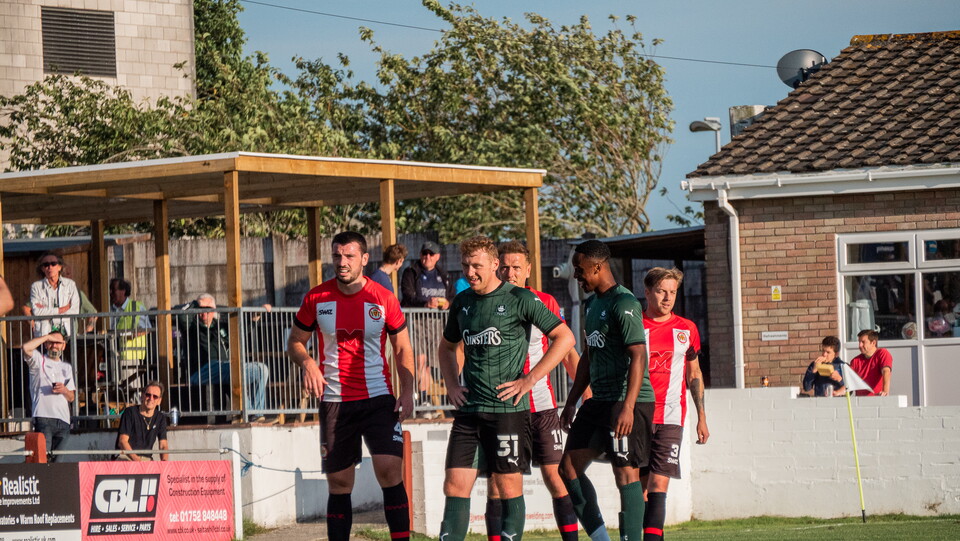 Alt-Look | Saltash United 