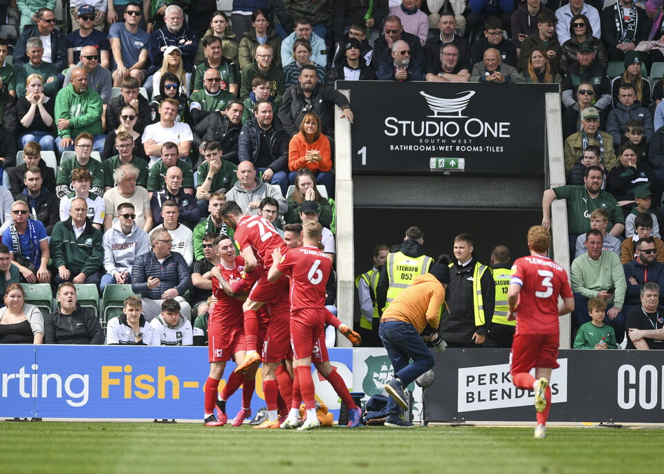 Gallery | MK Dons (H)