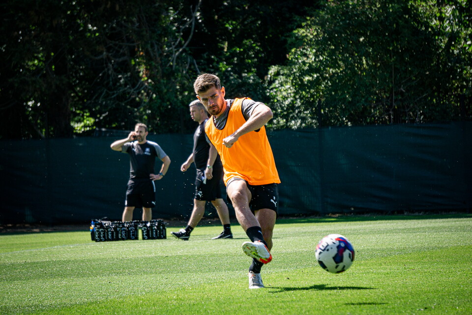 Gallery | Training Pre Barnsley 