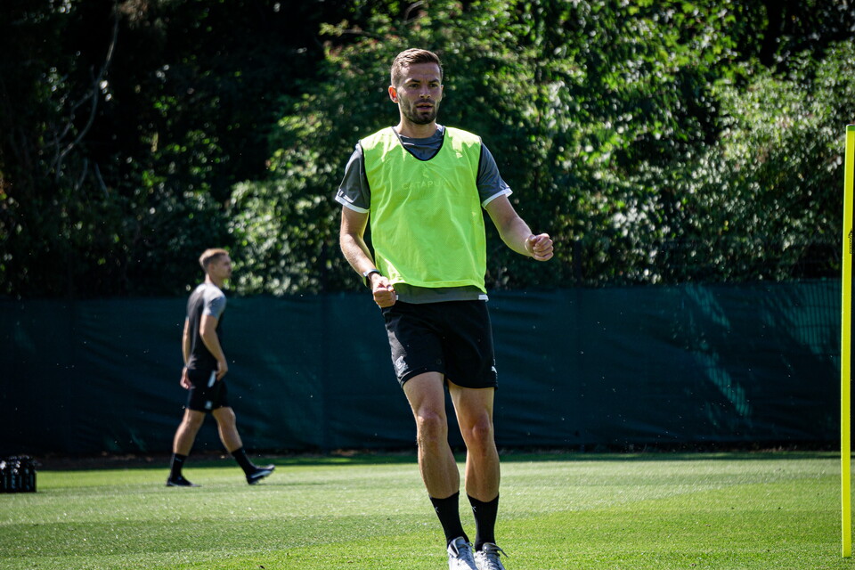 Gallery | Training Pre Barnsley 