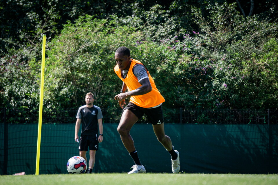 Gallery | Training Pre Barnsley 