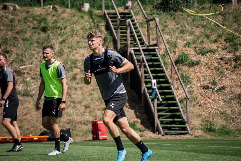 Gallery | Training Pre Barnsley 