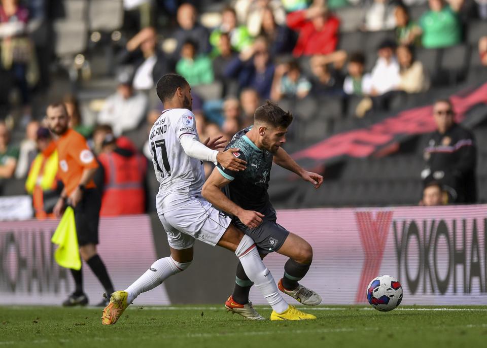 Gallery | MK Dons (A)