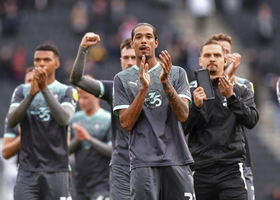 Gallery | MK Dons (A)