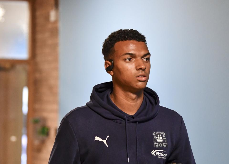 Wycombe Wanderers v Argyle