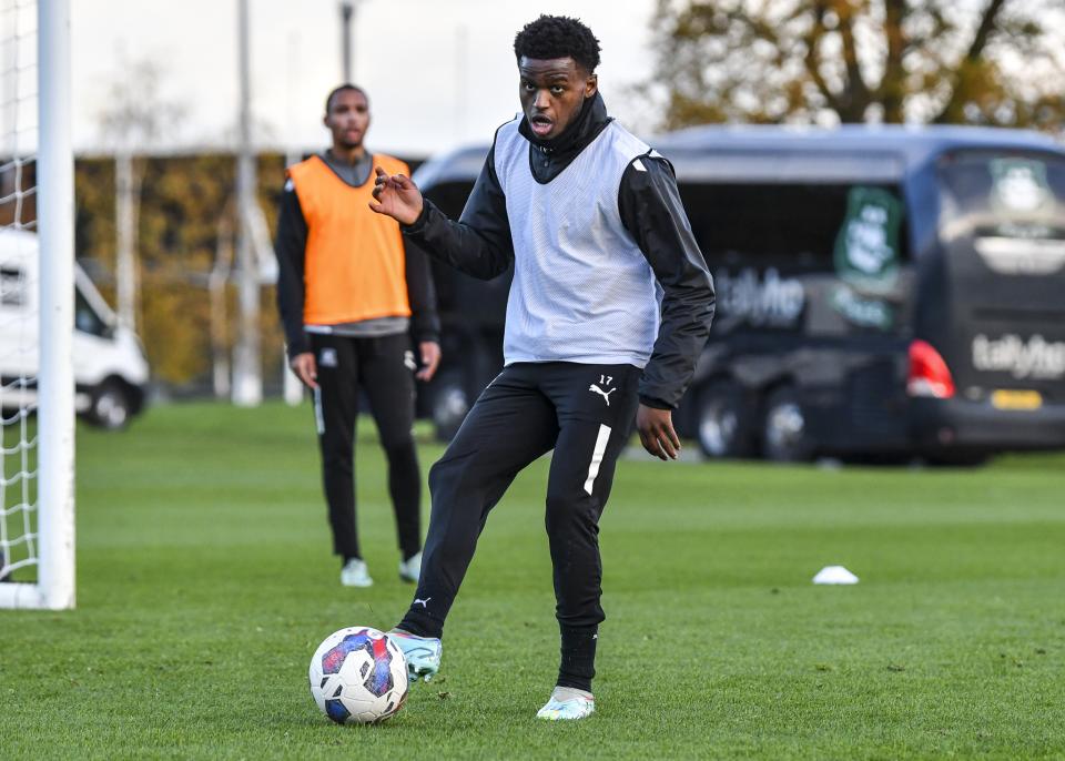 Inside Training | Pre Burton Albion