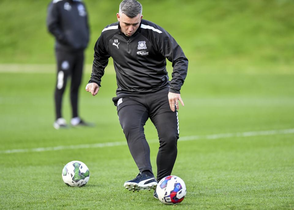 Inside Training | Pre Burton Albion