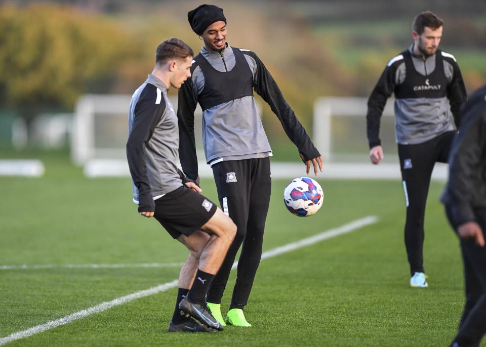 Inside Training | Pre Burton Albion