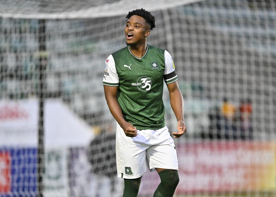 Gallery | Milton Keynes Dons (H)