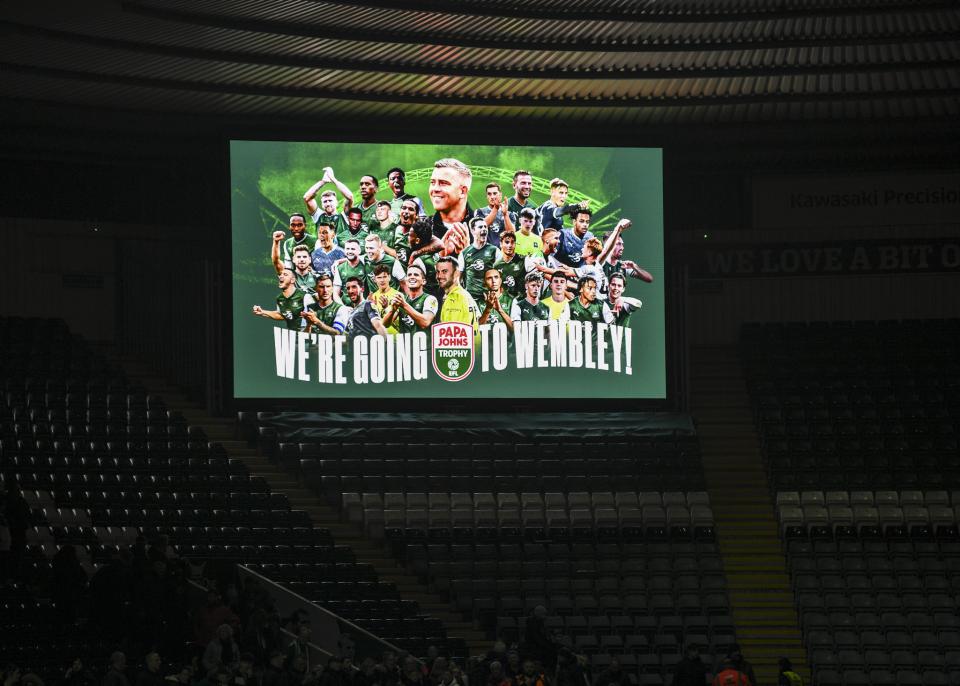 Gallery | Cheltenham Town (H)