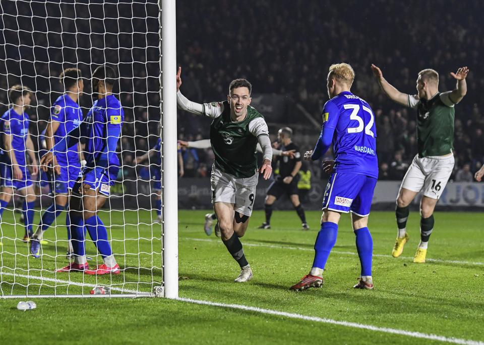 Gallery | Cheltenham Town (H)