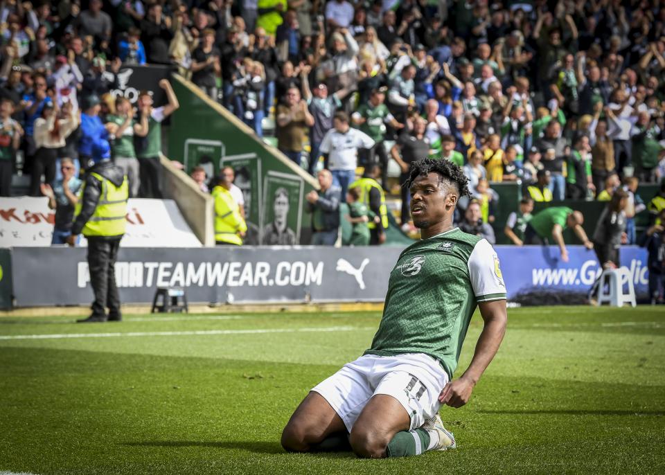 Match Gallery | Burton Albion (H)