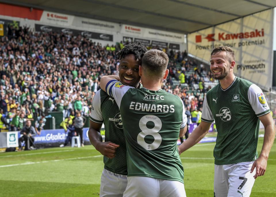 Match Gallery | Burton Albion (H)
