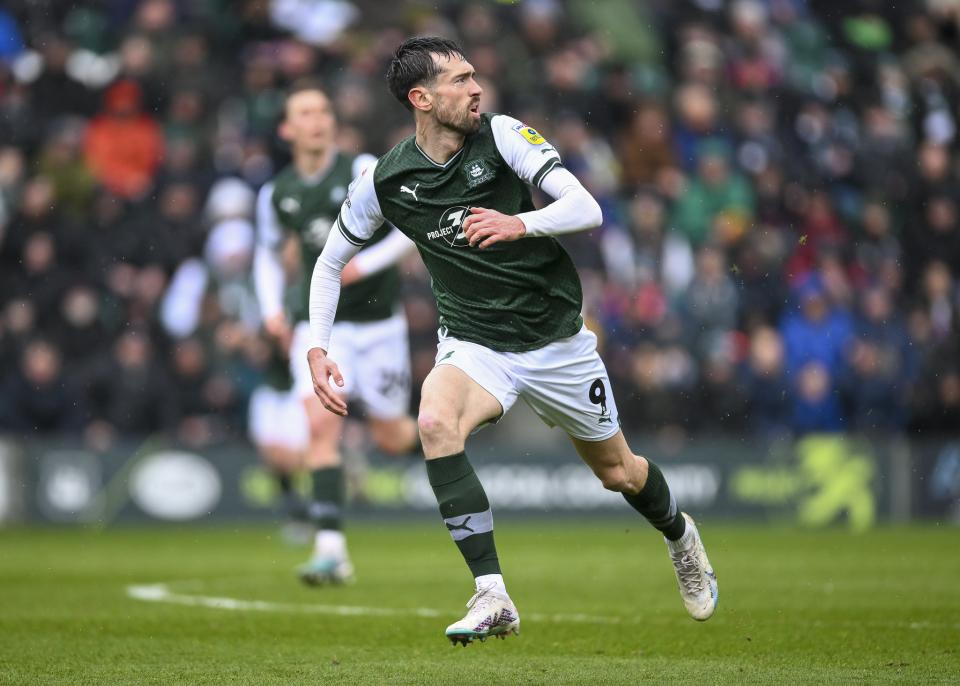 Gallery | Cambridge United (H)