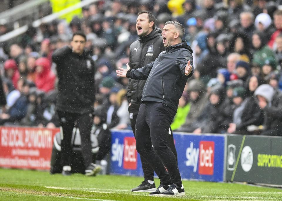 Gallery | Cambridge United (H)