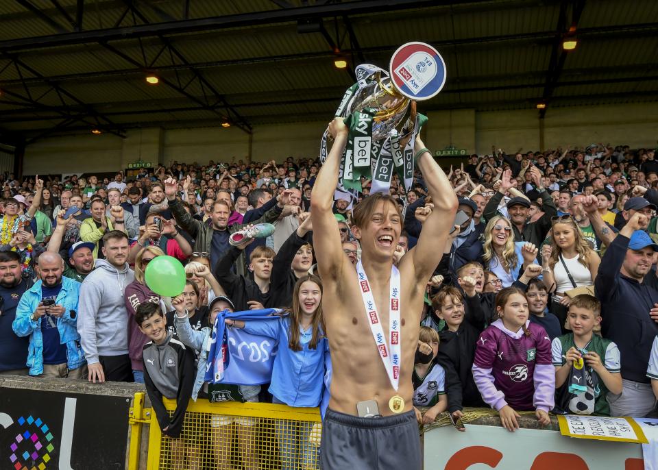 League One Champions Presentation Gallery