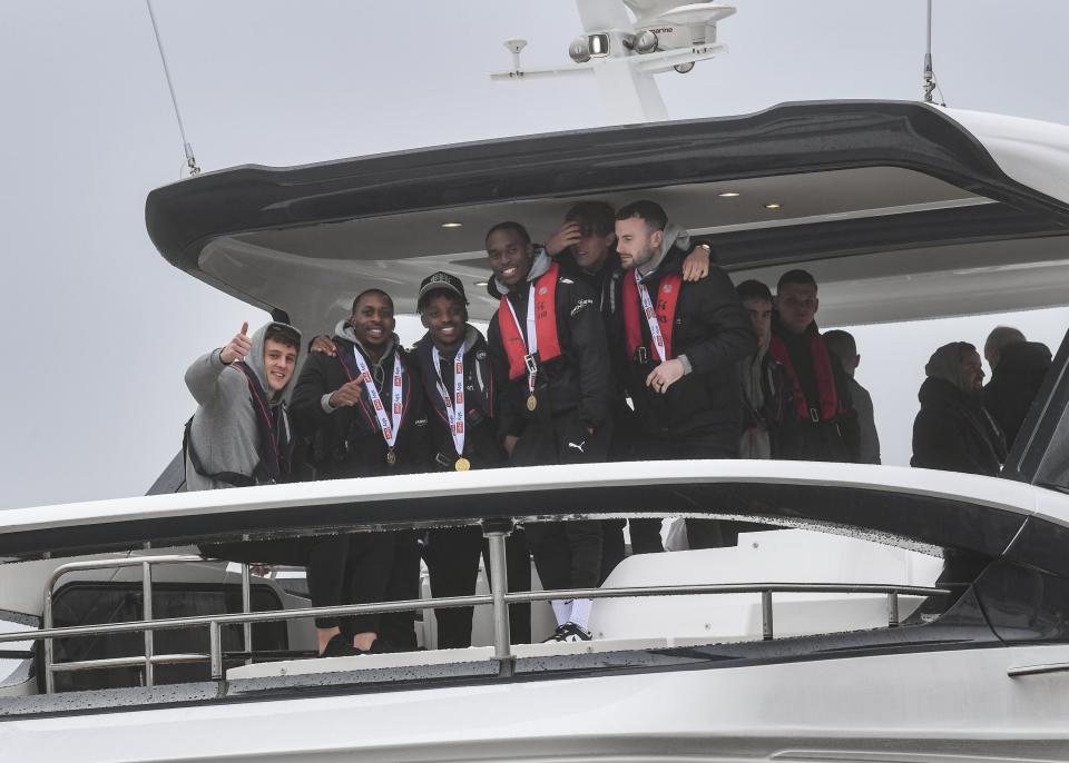 Gallery | Champions Bus Parade