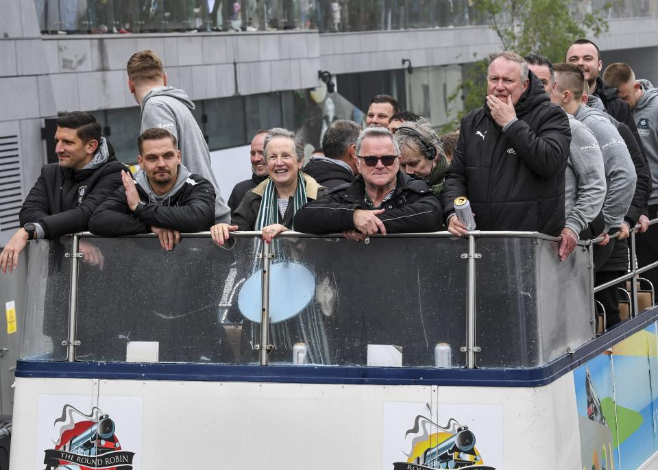 Gallery | Champions Bus Parade