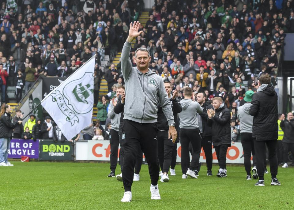 Gallery | Champions Bus Parade