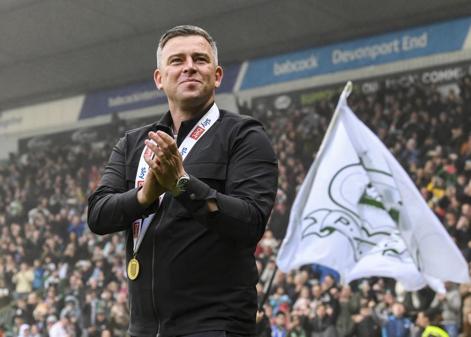 Gallery | Champions Bus Parade