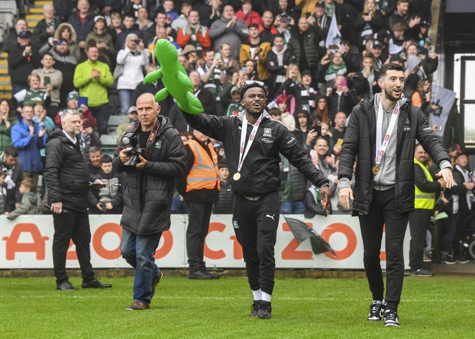 Gallery | Champions Bus Parade