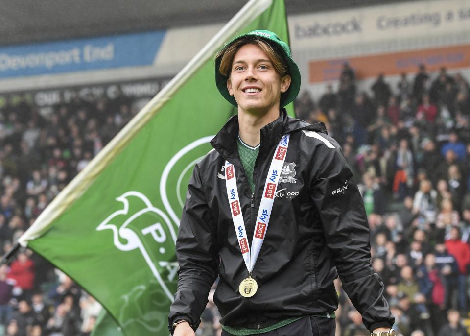 Gallery | Champions Bus Parade