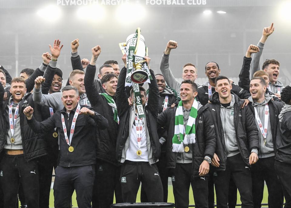 Gallery | Champions Bus Parade