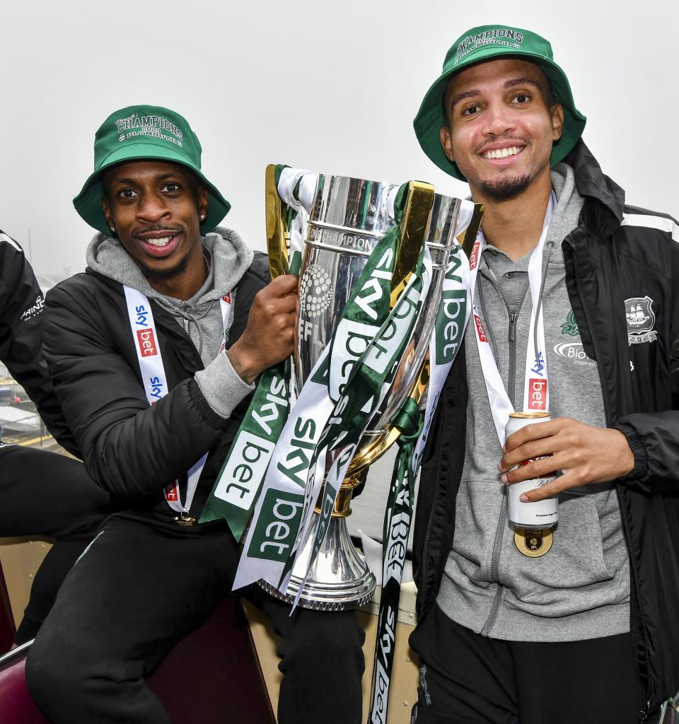 Gallery | Champions Bus Parade