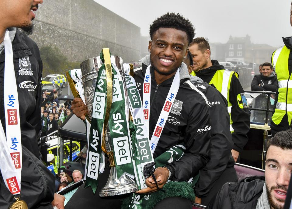 Gallery | Champions Bus Parade