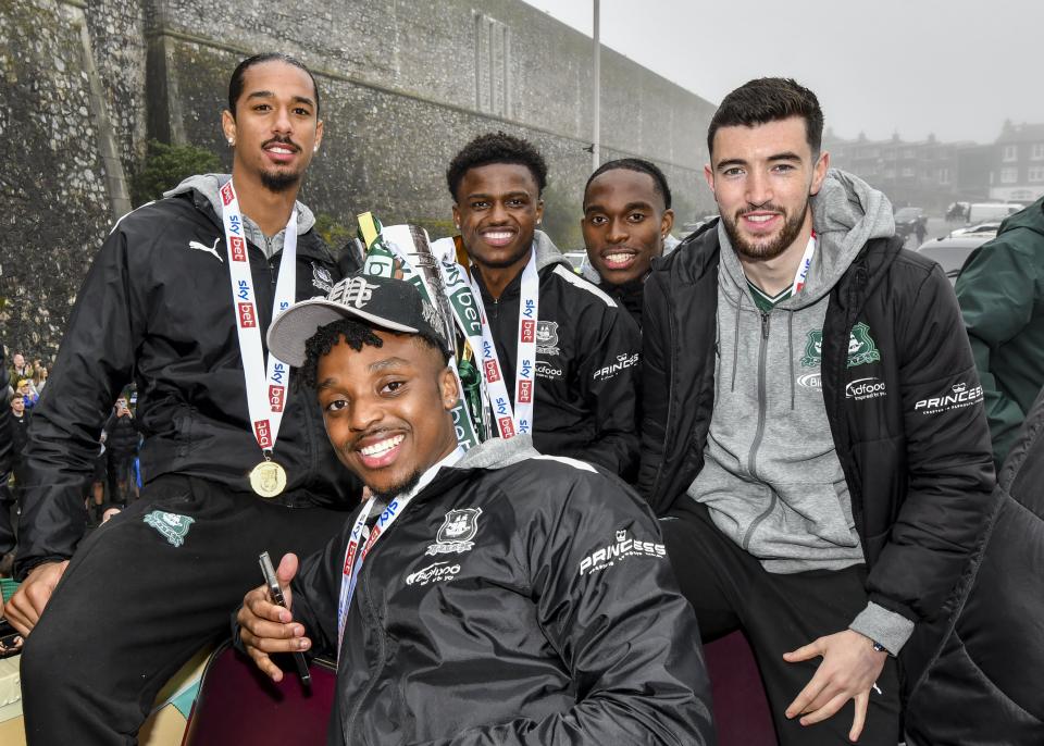 Gallery | Champions Bus Parade