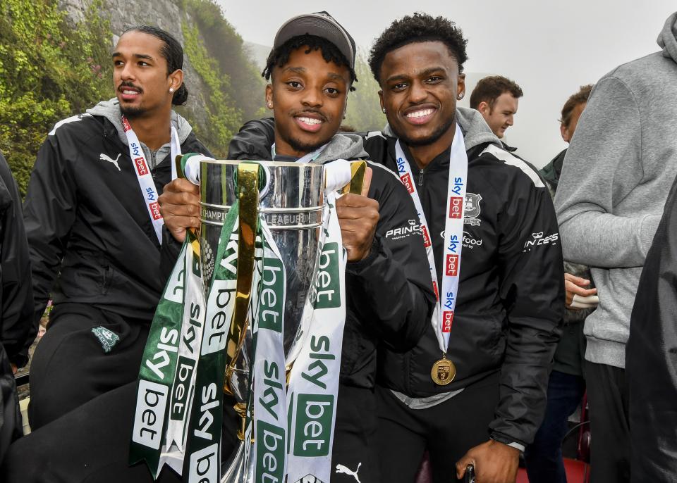 Gallery | Champions Bus Parade