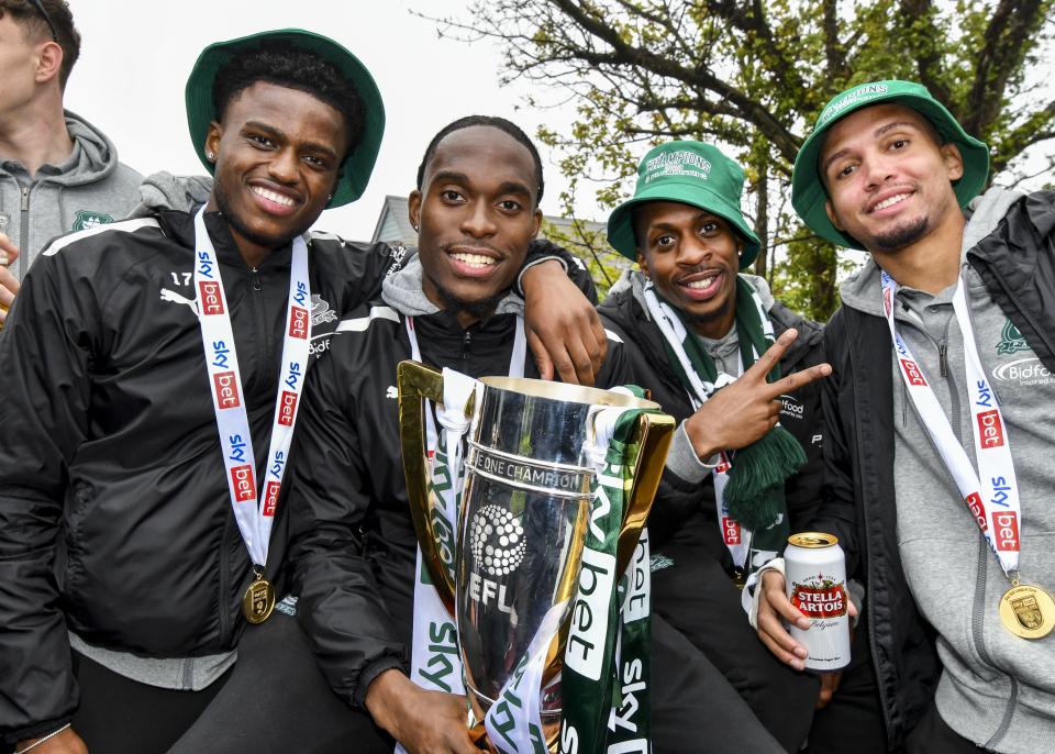 Gallery | Champions Bus Parade