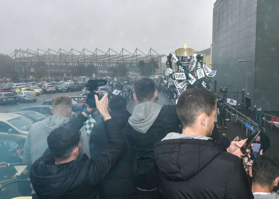 Gallery | Champions Bus Parade