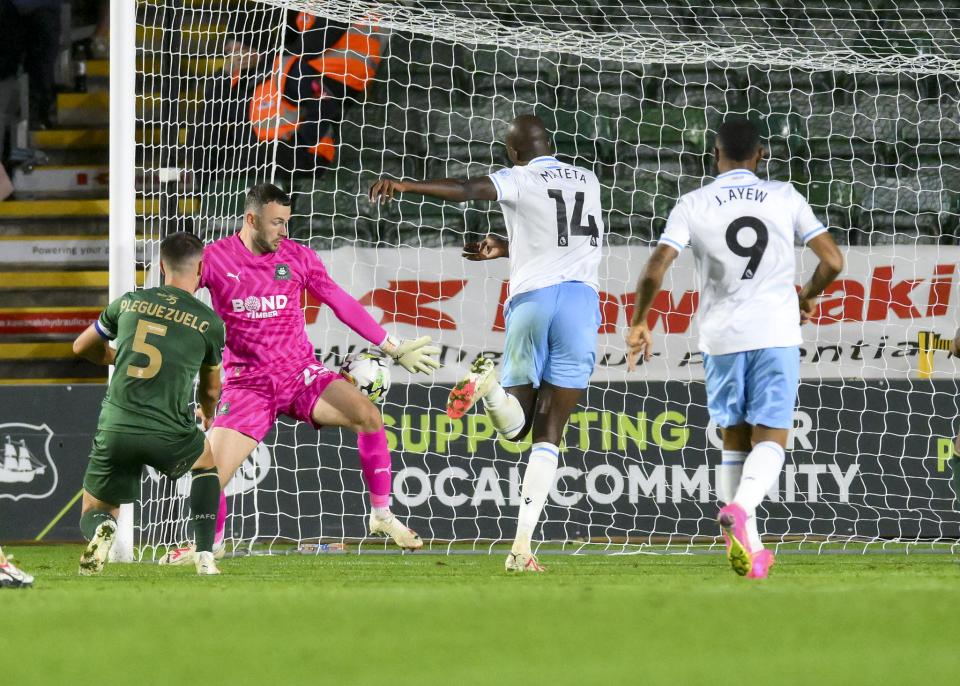 Match Gallery | Crystal Palace (H)