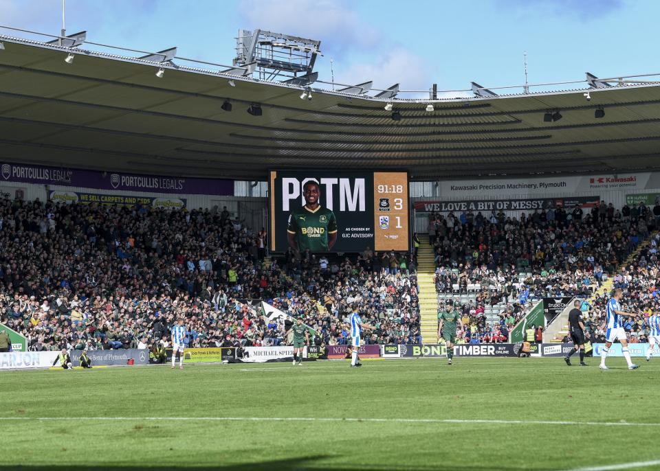 Gallery | Huddersfield Town (H)