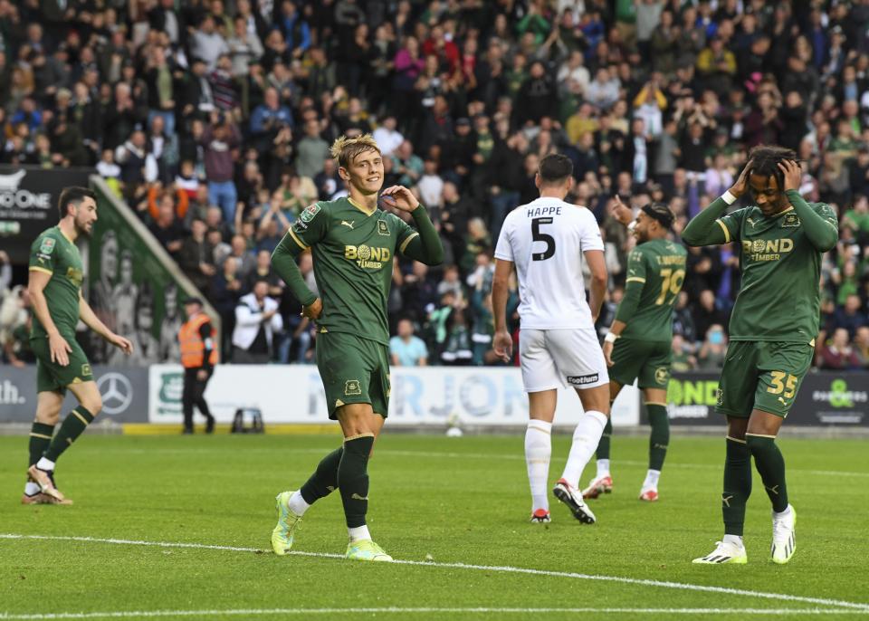 Gallery | Leyton Orient (H)