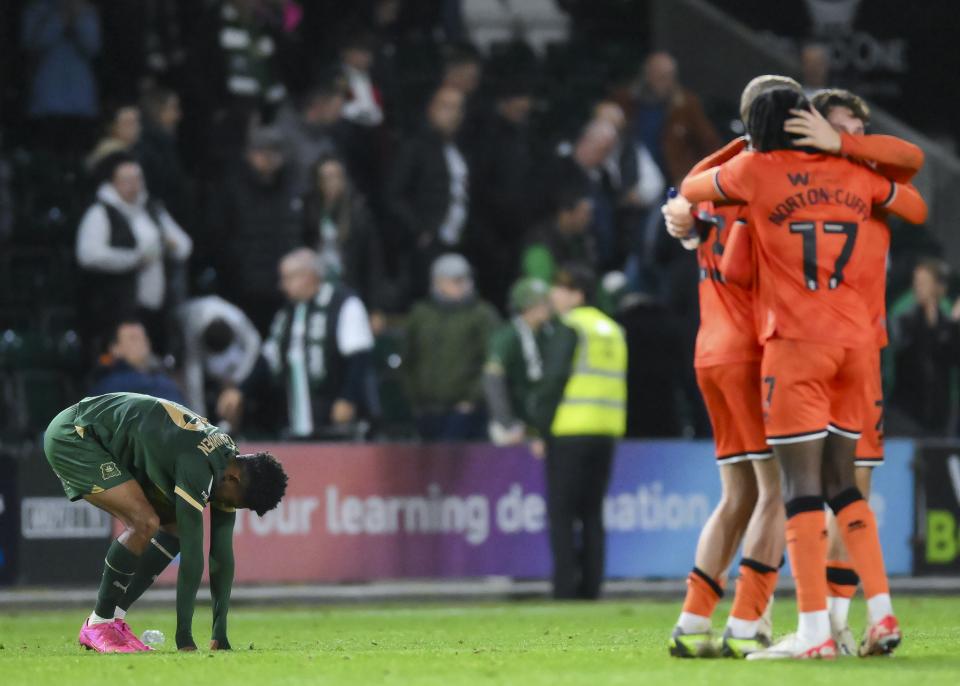 Match Gallery | Millwall (H)