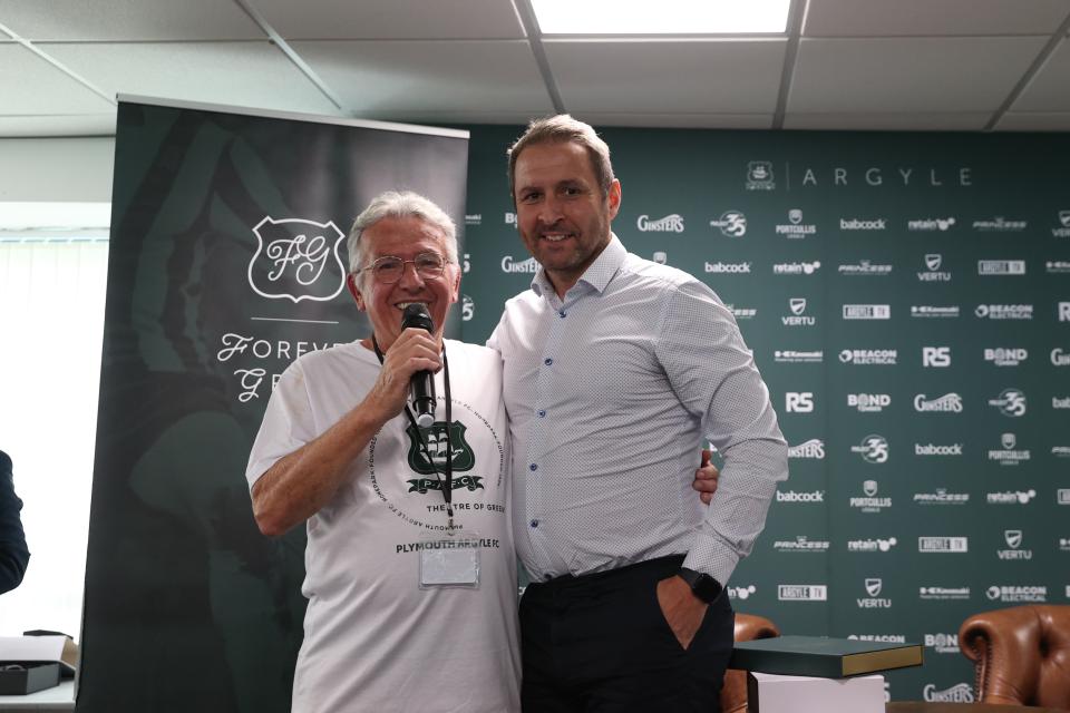 Gallery | 2003/04 Anniversary Event