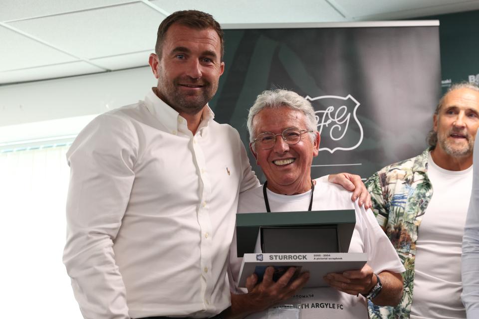 Gallery | 2003/04 Anniversary Event