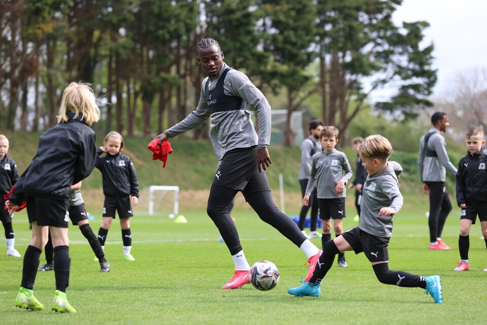 Gallery | Under-8s train with the first-team