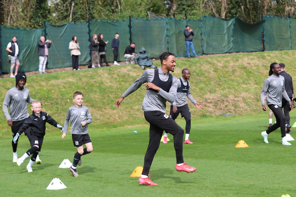 Gallery | Under-8s train with the first-team
