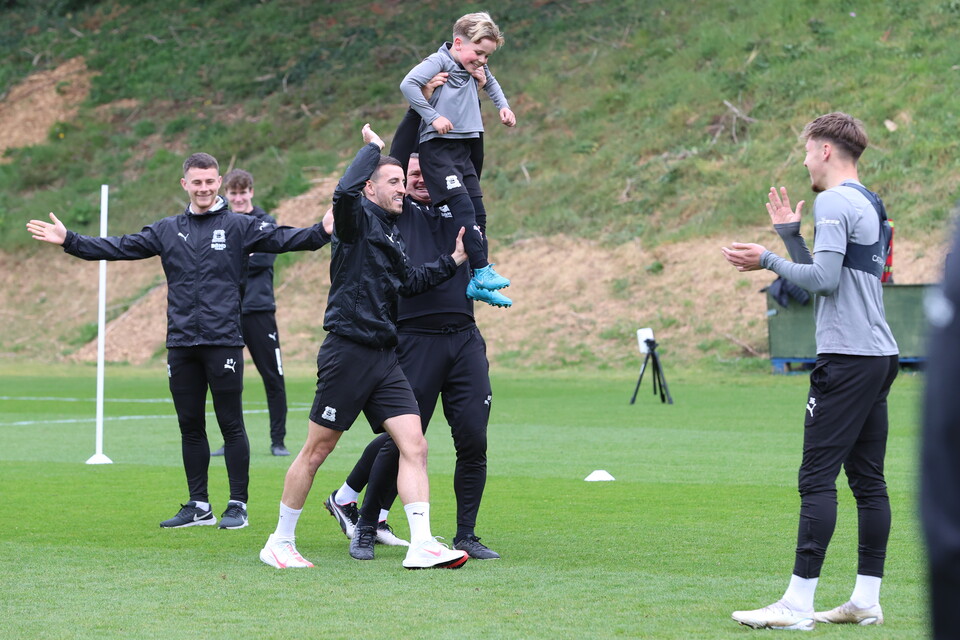 Gallery | Under-8s train with the first-team