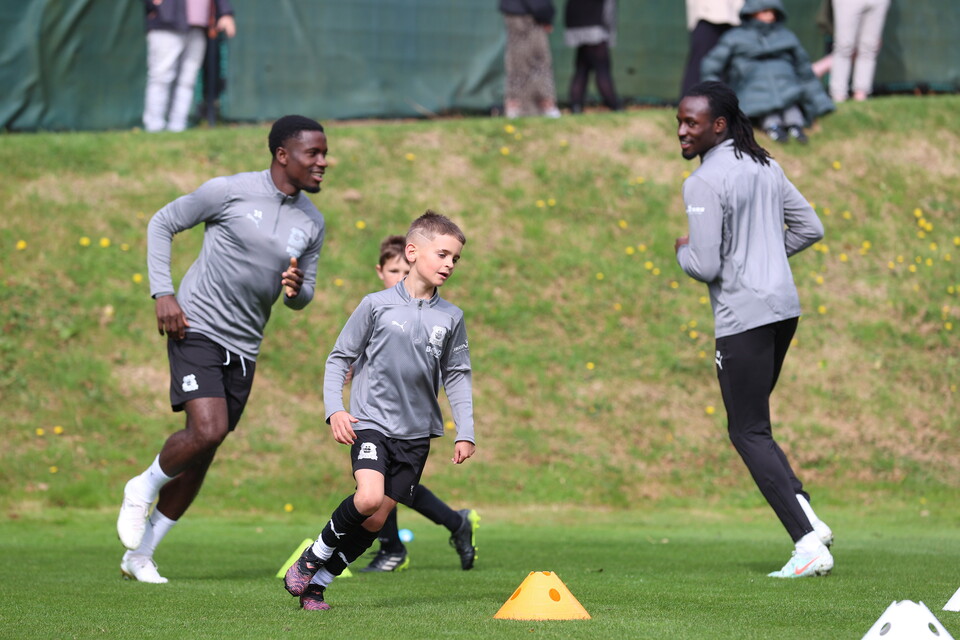 Gallery | Under-8s train with the first-team