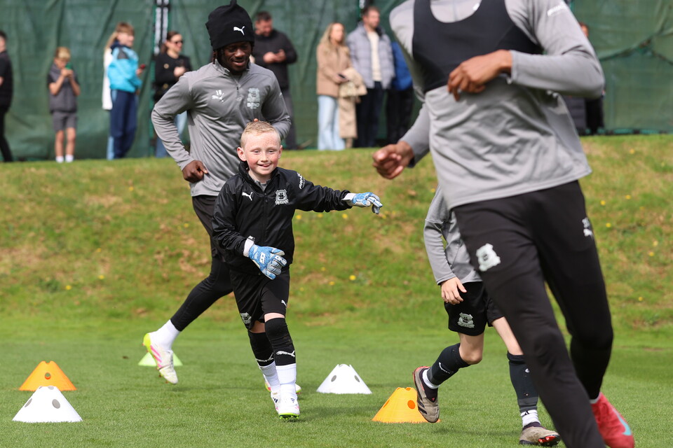 Gallery | Under-8s train with the first-team