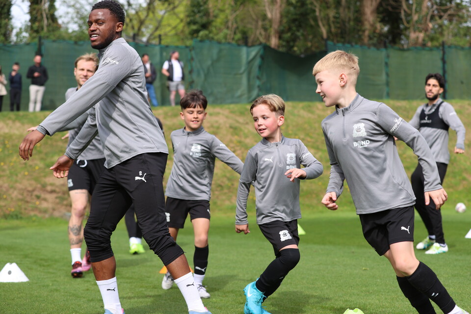 Gallery | Under-8s train with the first-team